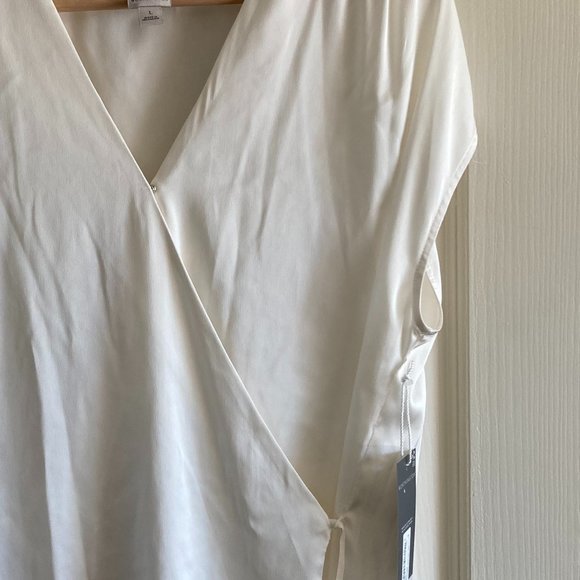 Worthington Womens Cream Color Blouse - NWT - Picture 2 of 10